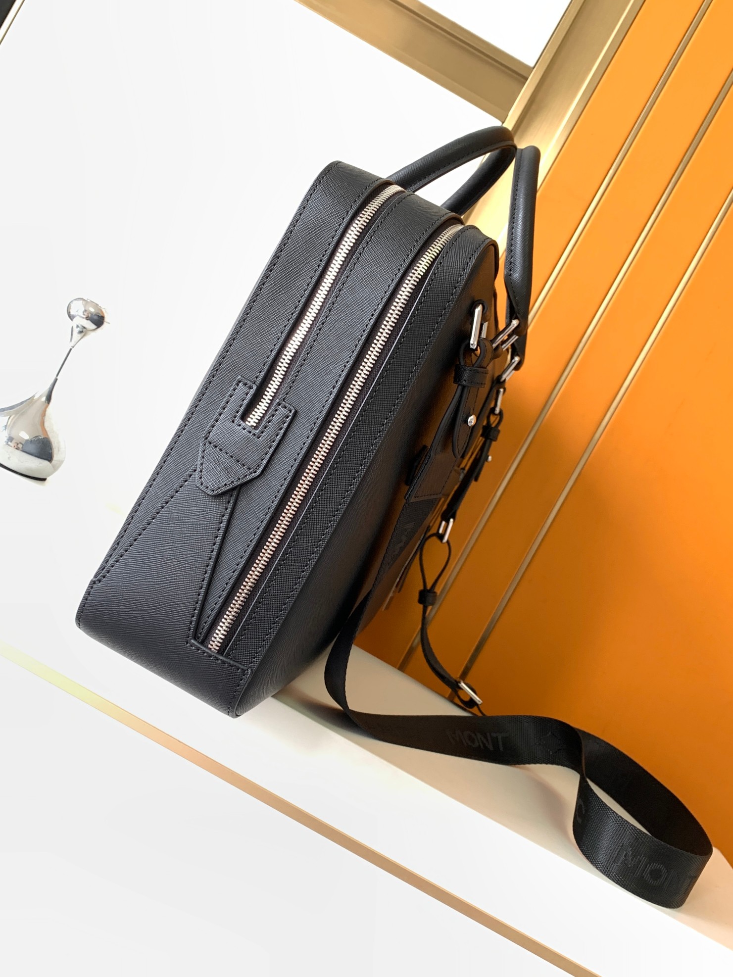 Luxury Men's Top-Handle Bags P - Luxury Bags For School recension och pris